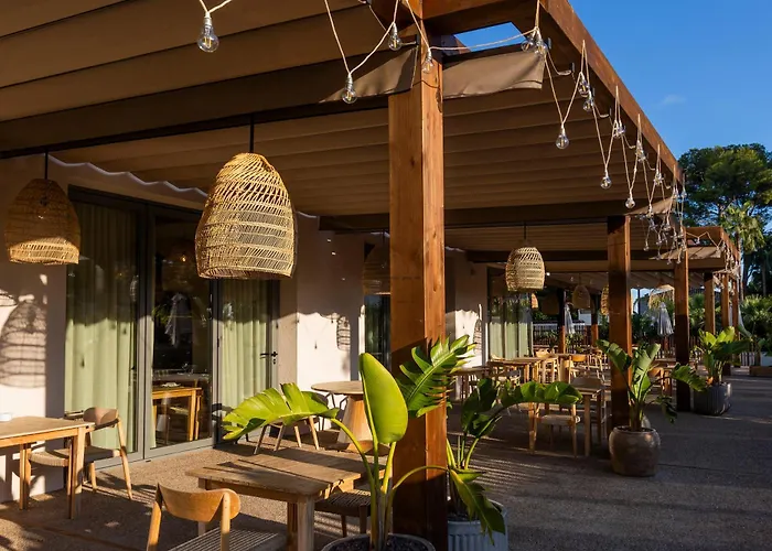 Albades Hotel & Spa (Adults Only)